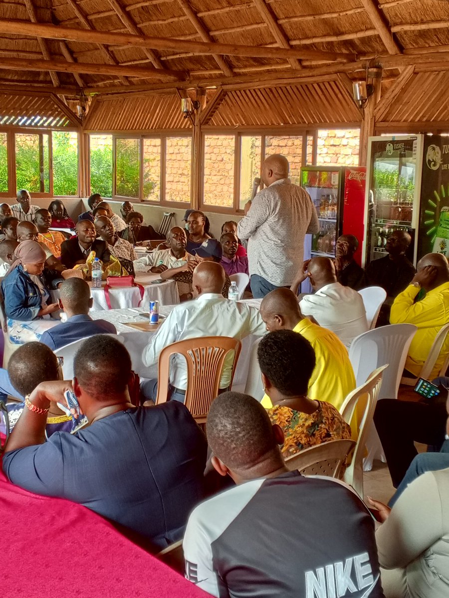 SpiceFMHoima's tweet image. UPDATE: Hon @KagutaNzeire has challenged @NRMOnline voters in greater Hoima to elect leaders based on their potential to offer service delivery instead of small amounts of money issued to them. He says when leaders are voted based on money, it ends up affecting service delivery.