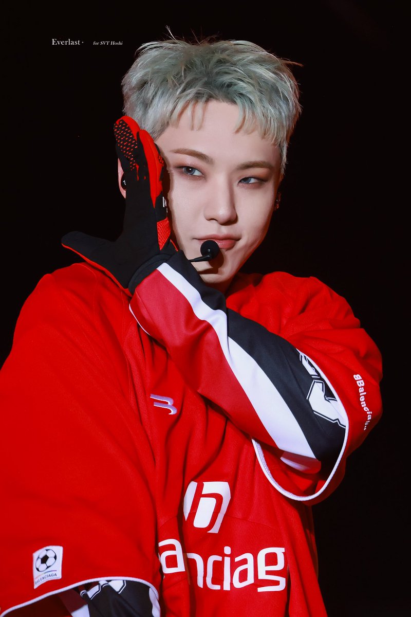 ◆hoshi☆◆ Hoshi style in Hoshi Instagram Update (231112) 1. Balenciaga