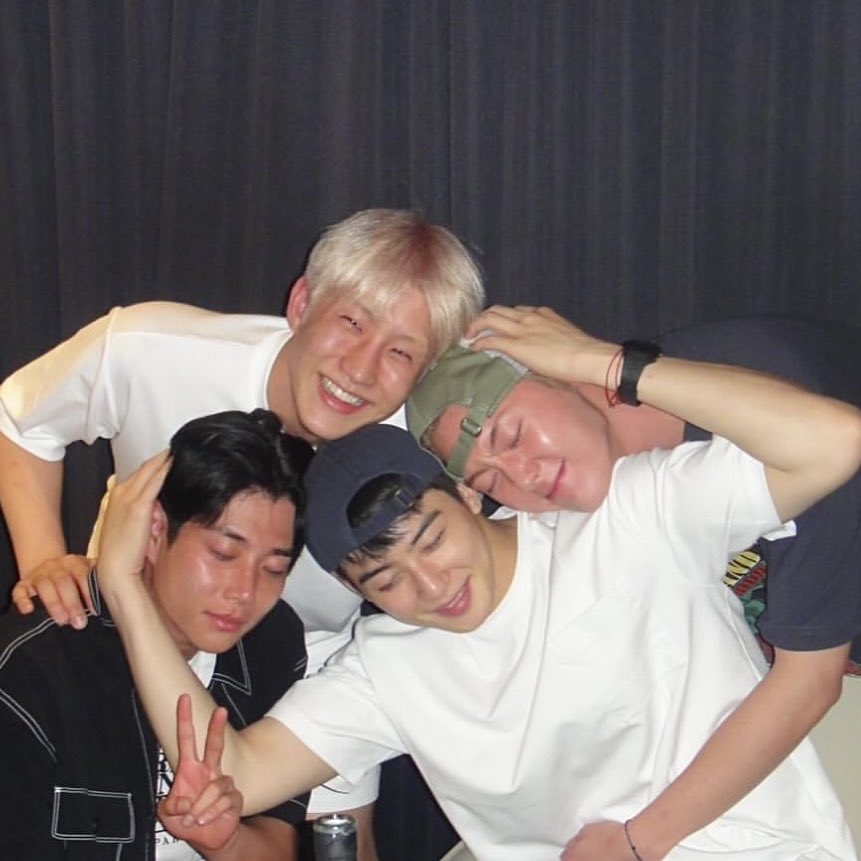 soloveeunwoo's tweet image. ปาร์ตี้เลี้ยงส่ง นายทหารชาอึนอู เมาฉ่ำคำหอม พี่มยองคือสุดๆ ไม่ไหวละ 5555555555555555