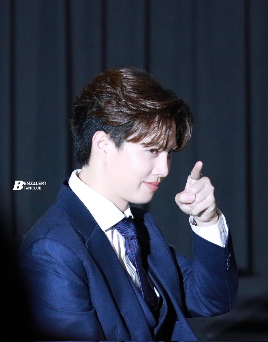 FC_Benzalert's tweet image. ใครมีพิรุธ 👉🏻🤫💙
— #PitBabeTheSeries2 —
❥ @Benzalert_np
Benz Atthanin #BENZALERT
#แบตเตอรี่ของอเลิ๊ต