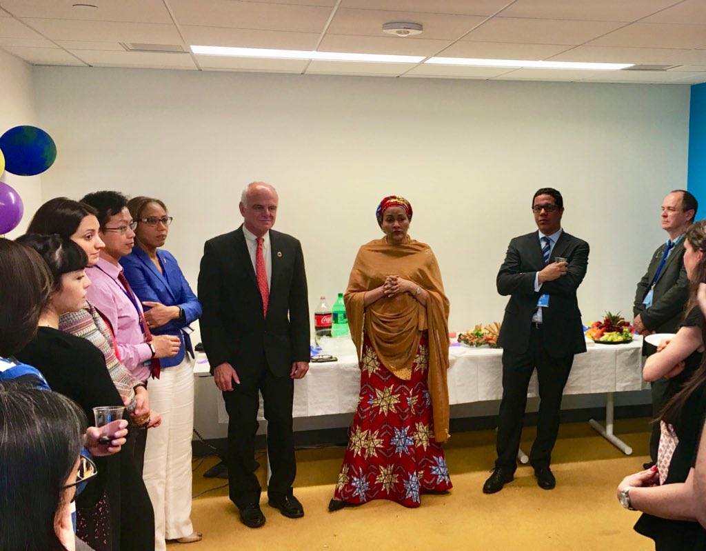 nmuffuh's tweet image. Saddened by the passing of David Nabarro — a passionate, inspiring leader in sustainability. From the Ebola crisis to the birth and implementation of the SDGs, David’s unwavering focus on partnerships, food security &amp;amp; health shaped global progress. A privilege to work with him🕊️