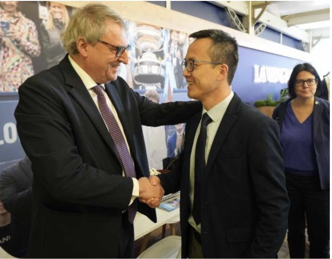 Qué pocas ganas tiene Mao de que se le acabe el chollo, aferrándose al nombre del #RCDE