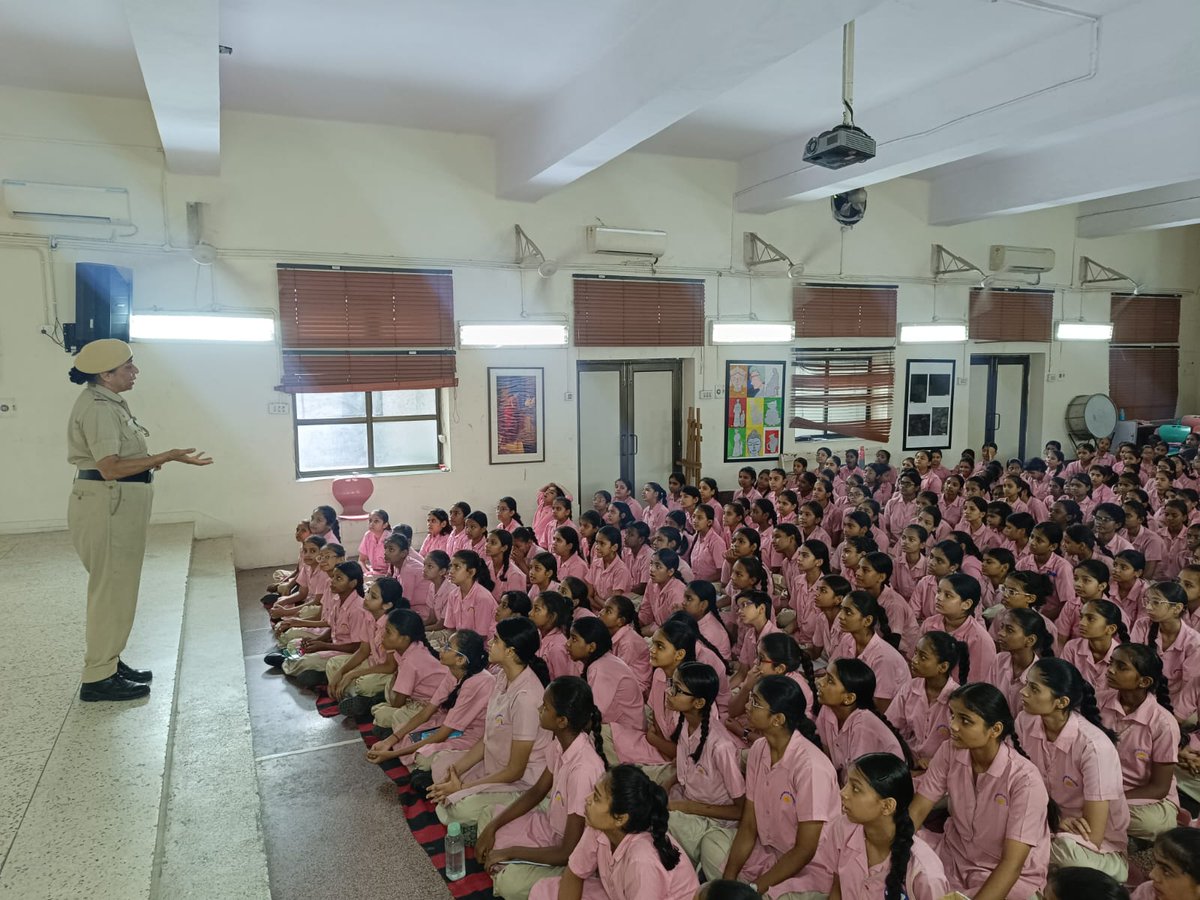 Under #Vidyanjali,  session on Self Defence was organised in Salwan girls sr sec school old Rajinder nagar, School ID 2128099 by #Volunteer Ms Kiran Sethi on 17/07/2025.
