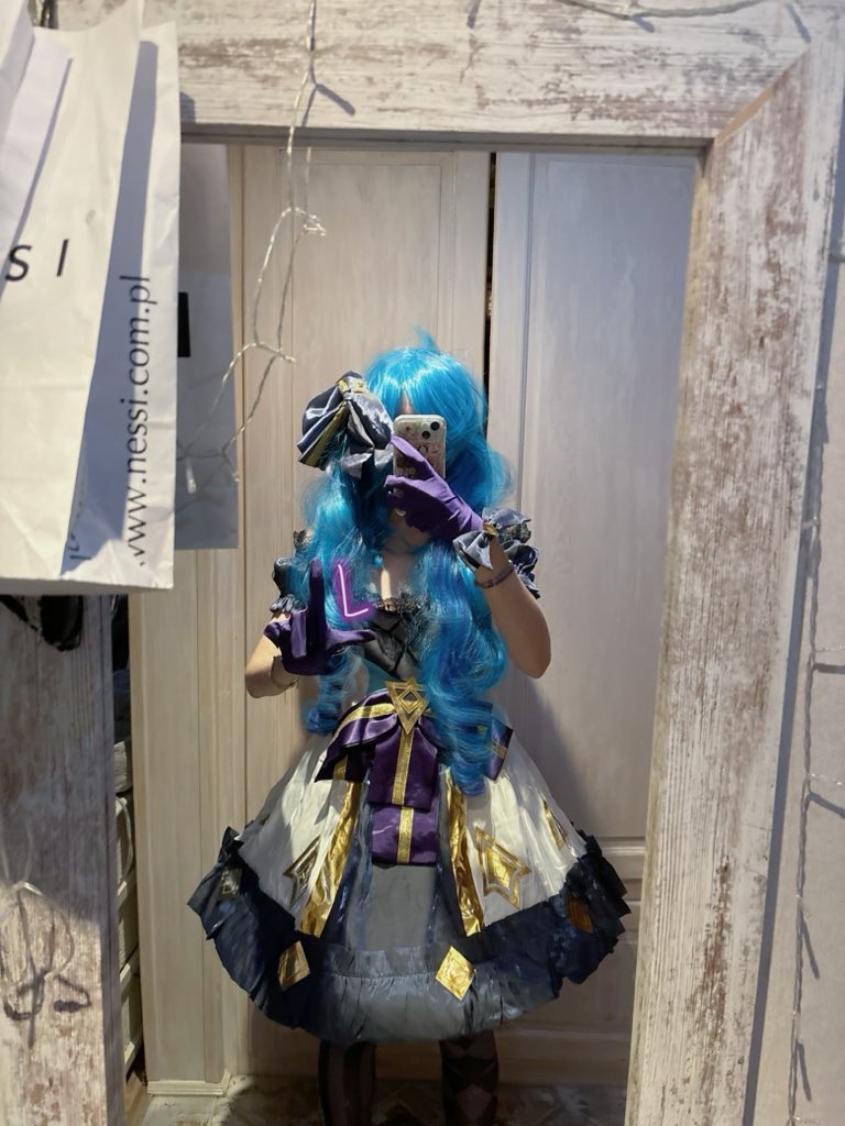 gwemi_'s tweet image. Special post for all my league stucker friends &gt;&lt; try climbing for once