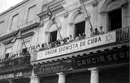rondfeldt's tweet image. ✡️Foto de La habana 1959. Existe mucha controversia entre la posicion de Castro en cuanto a Israel... 

Sin embargo esto se demonta al  entender que En 1960, un alemán judío llamado Richard Wolf (Ricardo Lobo Subirana), ayudó a Castro a derrocar al dictador cubano Fulgencio…