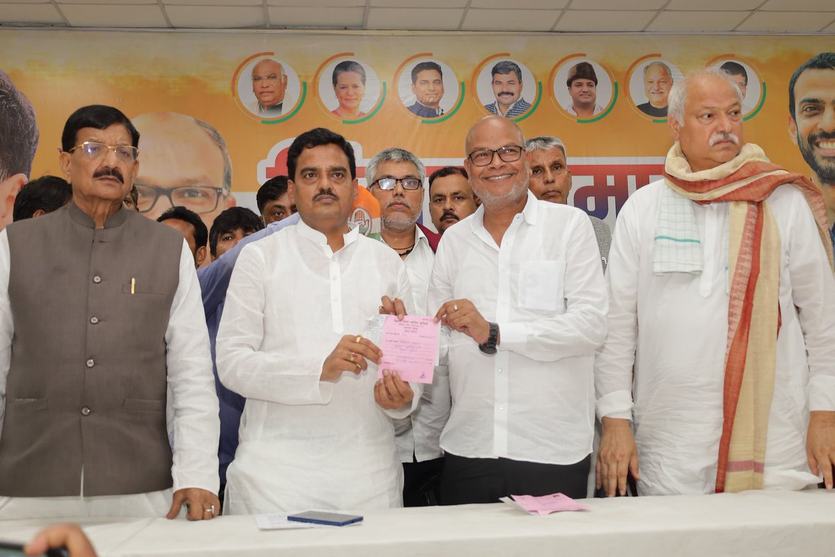 rajeshkrinc's tweet image. बढ़ रहा है कांग्रेस परिवार,
महागठबंधन जीत रहा है बिहार!
आज प्रदेश कांग्रेस मुख्यालय में आयोजित मिलन समारोह में पूर्णिया के लोकप्रिय समाजसेवी श्री जितेन्द्र कुमार जी, गया के श्री कुणाल अग्रवाल जी एवं जदयू के सैकड़ों नेताओं को कांग्रेस पार्टी की सदस्यता ग्रहण कराया।
सभी ने आदरणीय…