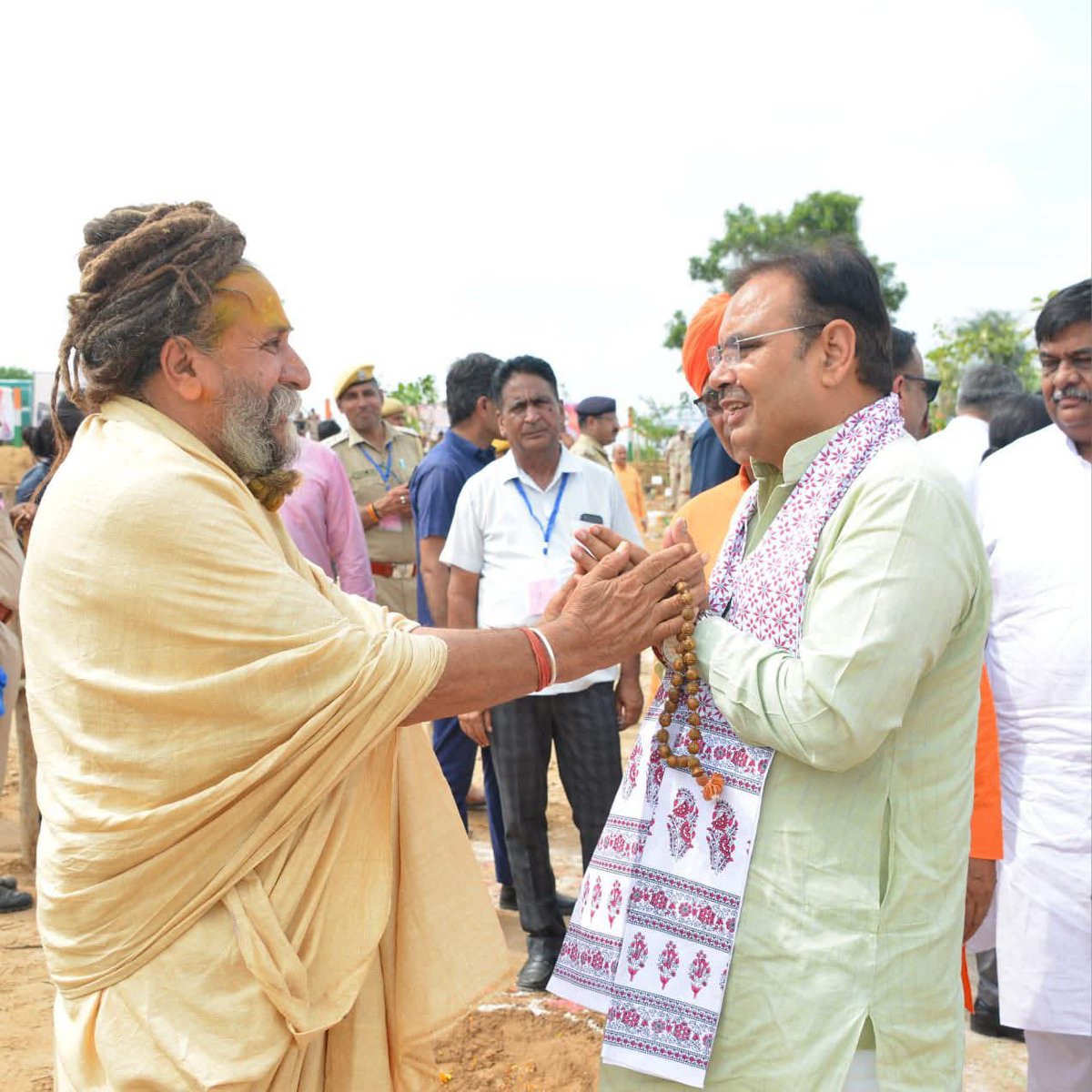 Gordhan Verma (@gordhanvermabjp) on Twitter photo #рдЖрднрд╛рд░
рдорд╛рдирдиреАрдп рдореБрдЦреНрдпрдордВрддреНрд░реА рд╢реНрд░реА <a href="/BhajanlalBjp/">Bhajanlal Sharma</a> рдЬреА рдХреЗ рдиреЗрддреГрддреНрд╡ рдореЗрдВ #рдзреЛрдж_рд╡рд┐рдзрд╛рдирд╕рднрд╛ рдХреЗ рдЧреНрд░рд╛рдо #рдордВрдбрд╛рд╡рд░рд╛ рдореЗрдВ рдЖрдпреЛрдЬрд┐рдд #рд╡рди_рдорд╣реЛрддреНрд╕рд╡_рдХрд╛рд░реНрдпрдХреНрд░рдо рдореЗрдВ #рдПрдХ_рдкреЗрдбрд╝_рдорд╛рдБ_рдХреЗ_рдирд╛рдо рдЕрднрд┐рдпрд╛рди рдХреЗ рддрд╣рдд рдкреМрдзрд╛рд░реЛрдкрдг рдХрд░ рд╣рд░рд┐рдд рдФрд░ рд╡рд┐рдХрд╕рд┐рдд рд░рд╛рдЬрд╕реНрдерд╛рди рдХрд╛ рд╕рдВрдХрд▓реНрдк рд▓рд┐рдпрд╛ред
#рдПрдХ_рдкреЗрдбрд╝_рдорд╛рдБ_рдХреЗ_рдирд╛рдо
#рд╣рд░рд┐рдпрд╛рд▓реЛ_рд░рд╛рдЬрд╕реНрдерд╛рди #рдЖрднрд╛рд░
рдорд╛рдирдиреАрдп рдореБрдЦреНрдпрдордВрддреНрд░реА рд╢реНрд░реА <a href="/BhajanlalBjp/">Bhajanlal Sharma</a> рдЬреА рдХреЗ рдиреЗрддреГрддреНрд╡ рдореЗрдВ #рдзреЛрдж_рд╡рд┐рдзрд╛рдирд╕рднрд╛ рдХреЗ рдЧреНрд░рд╛рдо #рдордВрдбрд╛рд╡рд░рд╛ рдореЗрдВ рдЖрдпреЛрдЬрд┐рдд #рд╡рди_рдорд╣реЛрддреНрд╕рд╡_рдХрд╛рд░реНрдпрдХреНрд░рдо рдореЗрдВ #рдПрдХ_рдкреЗрдбрд╝_рдорд╛рдБ_рдХреЗ_рдирд╛рдо рдЕрднрд┐рдпрд╛рди рдХреЗ рддрд╣рдд рдкреМрдзрд╛рд░реЛрдкрдг рдХрд░ рд╣рд░рд┐рдд рдФрд░ рд╡рд┐рдХрд╕рд┐рдд рд░рд╛рдЬрд╕реНрдерд╛рди рдХрд╛ рд╕рдВрдХрд▓реНрдк рд▓рд┐рдпрд╛ред
#рдПрдХ_рдкреЗрдбрд╝_рдорд╛рдБ_рдХреЗ_рдирд╛рдо
#рд╣рд░рд┐рдпрд╛рд▓реЛ_рд░рд╛рдЬрд╕реНрдерд╛рди