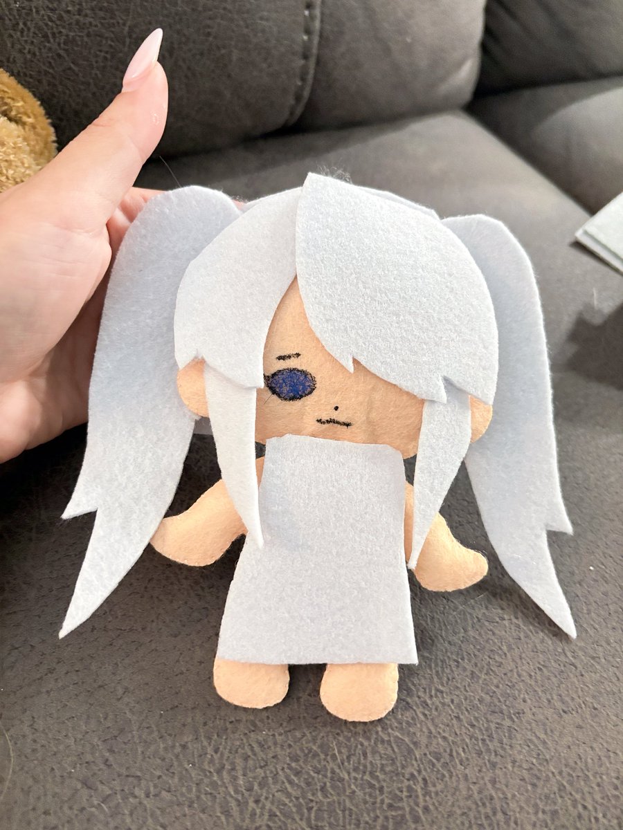 coionmoe's tweet image. i made this cinderella plushie~