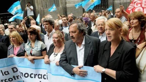 Carson_Marsh's tweet image. "El velo de la oscuridad ha sido despejado.
Yo estoy,
Tú estás,
Nosotros estamos UNIDOS."