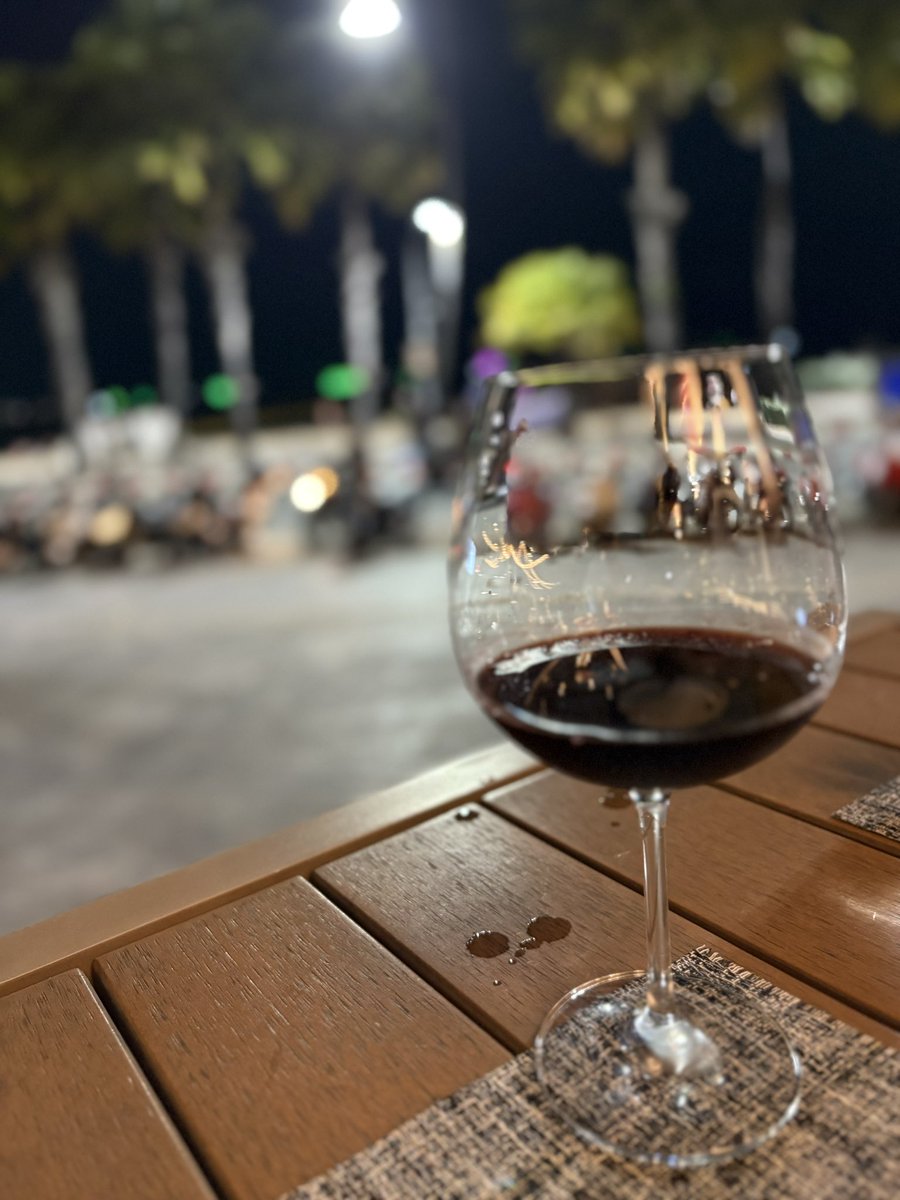 MozelleYoshiun's tweet image. Pattaya chill out