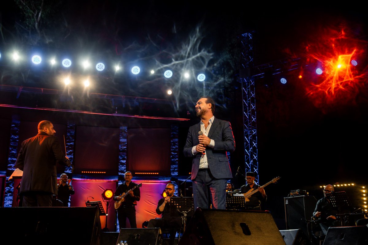 BeirutcomMag's tweet image. بالطرب والرومانسية.. وائل جسار يُشعل اجواء حفله في مهرجان الحمامات الدولي
beirutcom.net/359070
via @BeirutcomMag @jassarians #وائل_جسار #WaelJassar @_waeljassar #Festivalhammamet #بيروتكم