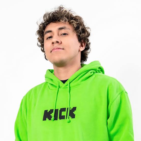 LGanteSB's tweet photo. A pesar de no ver el directo completo, vi un gran interés de Craft por animar la fiesta y hacerle pasar un buen momento a Sylvee. Como un simple espectador, estoy orgulloso de su esfuerzo por mejorar, ya sea en temas personales o públicos (como los streams). Gracias por ser tú. https://t.co/ZHHosKqG4M