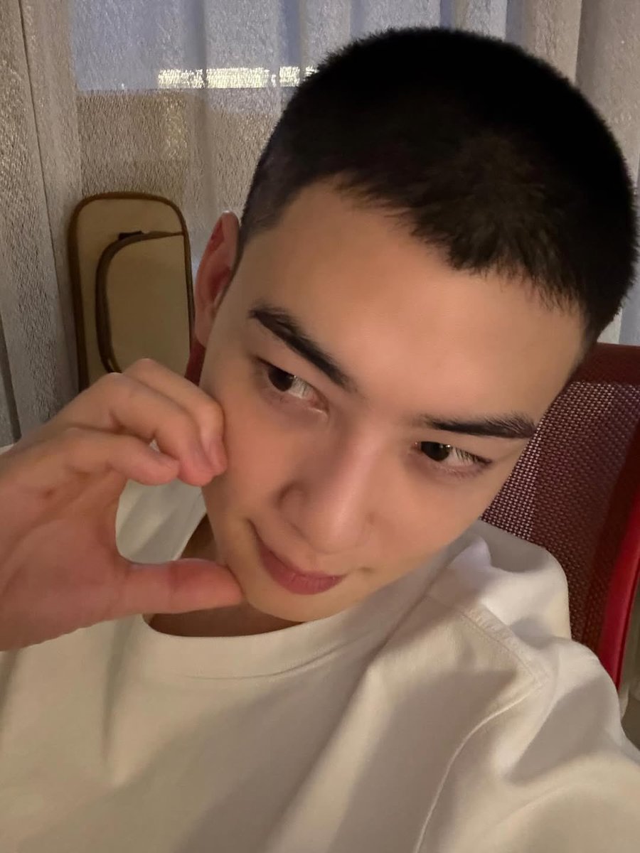 soloveeunwoo's tweet image. อ้วมมมม