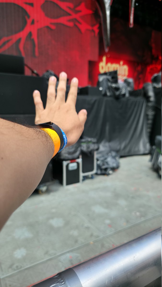 immiks's tweet image. We&apos;re inside!! 

#dominATE_Paris D2