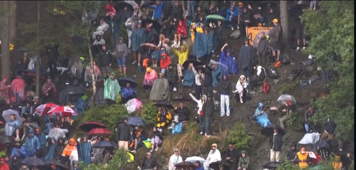 msc_ss's tweet image. 帰宅
F1ベルギーGP始まってるかと思ったけど雨でディレイすか