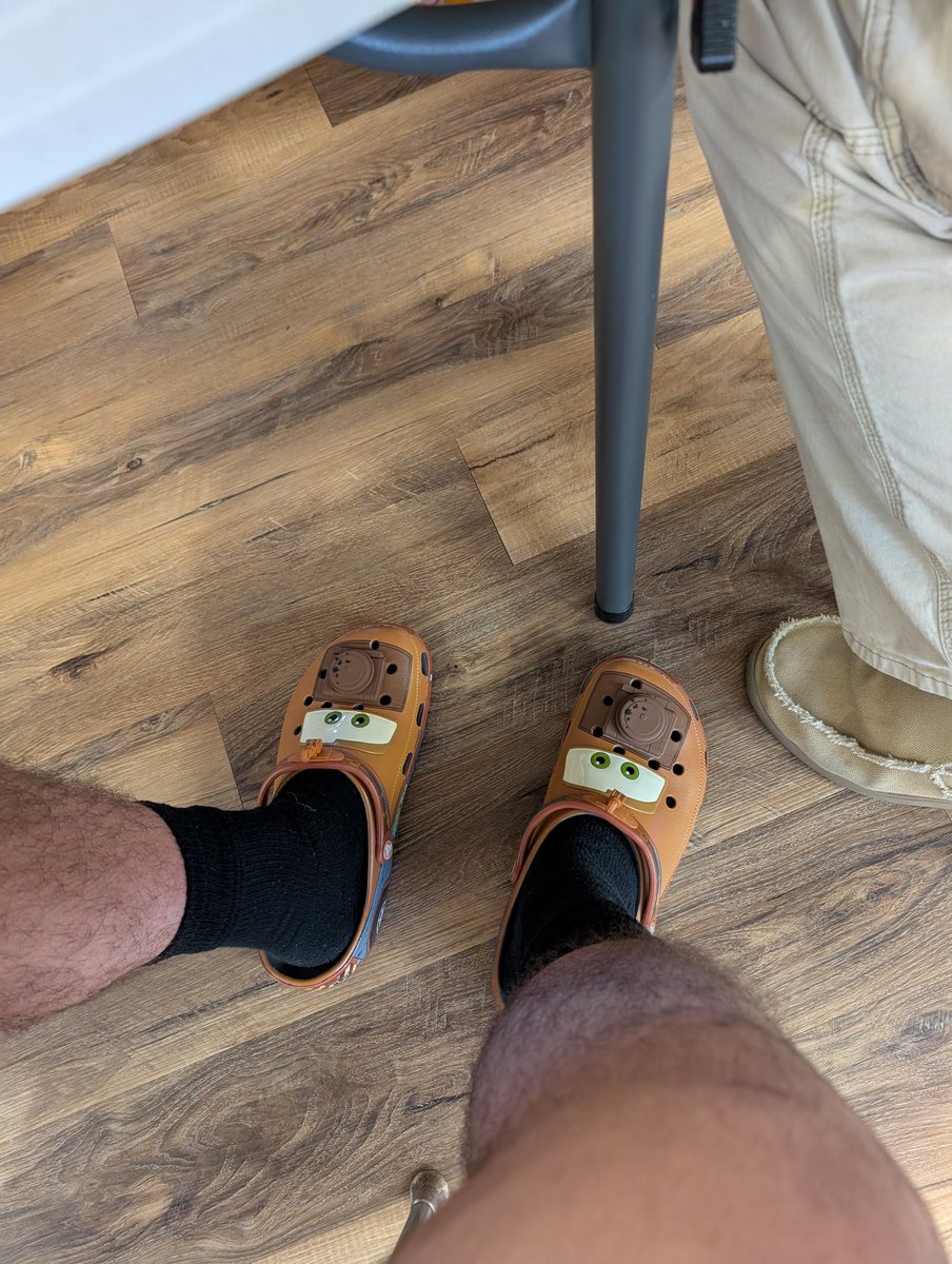 JaseKnight24's tweet image. Breaking in my new church crocs! #mybestfriend