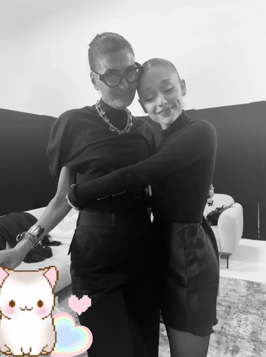 StansCynthiana's tweet image. wait is she actually back brunette ? iβll cry. I love the blonde on her π