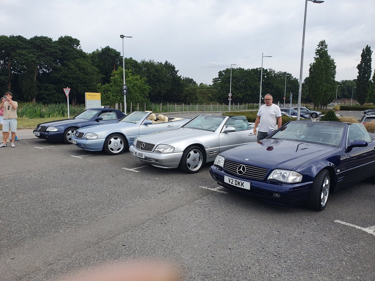 Carsnthings1's tweet image. Great Mercedes event at Brooklands! Some amazing people and cars!
#mercedesbenz #autopap  #helenwaverley #mbclub
#r129 #sl320 # #sl500 #r230
