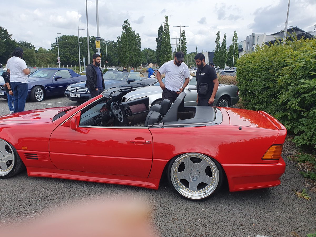 Carsnthings1's tweet image. Great Mercedes event at Brooklands! Some amazing people and cars!
#mercedesbenz #autopap  #helenwaverley #mbclub
#r129 #sl320 # #sl500 #r230