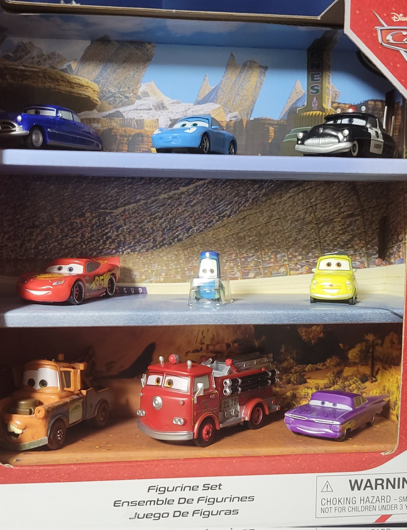 レア/新品未開封/ディズニーストア/カーズcars/キャンデーケース/小物入れ レア‼︎新品未開封/ディズニーストア/carsカーズMackトレーラー