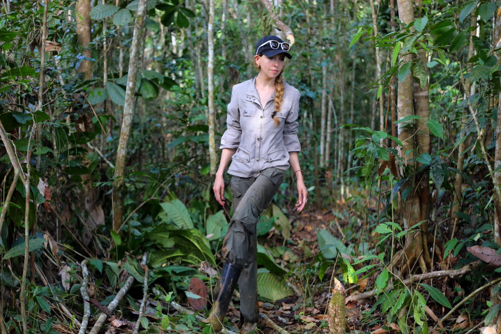 StephBatesPress's tweet image. Llegar a esos lugares donde casi nadie va, caminar con barro en las piernas y sentir en carne propia esa Colombia profunda que pocos conocen, es una de las experiencias más importantes. No hay mejor manera de entender el conflicto que viviéndolo desde el territorio, desde la…