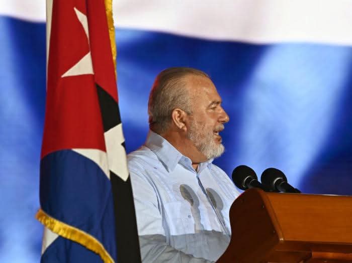 CubaMES's tweet image. 🇨🇺 #CiegoEn26 Discurso pronunciado por el miembro del Buró Político y Primer Ministro @MMarreroCruz, en el Acto Central por el Aniversario 72 del asalto a los cuarteles Moncada y Carlos Manuel de Céspedes.

🔗cubaminrex.cu/es/seguiremos-…

#LaLuchaNoHaCesado
