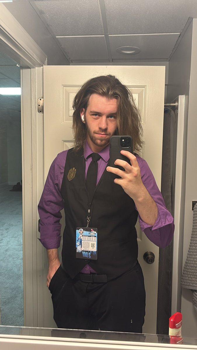 UnderScorePNG's tweet image. Still back at it for the final day of #galaxyconraleigh! Come find me for some Free FNAF Goodies, got about 24 left and hoping to give em all away ;] Come say hi!