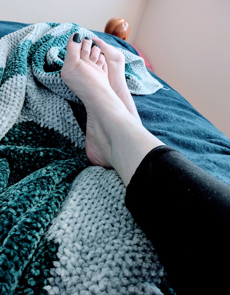 WikkedBlissy's tweet image. I&apos;m working on my vampire tan! Pale feet for 759 years!
🧛🏻‍♀️🌕