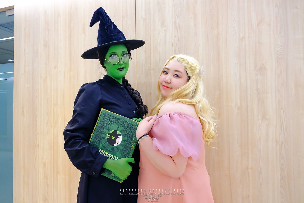 PropsOps's tweet image. 🟦 Curtain Call : Musical Fandom Only Event TH
Gallery: propsops.com/gallery/2025/c…
Photo by Xora
✅ รูปจากงาน Only Event สำหรับคนที่ชื่นชอบในแฟนด้อมมิวสิคัลตะวันตกกับงาน Curtain Call ครับ
รูปทั้งหมด 261 รูปภายในเว็บ หวังว่าจะชอบกันนะครับ 🥰
#CurtainCall_TH #cosplay