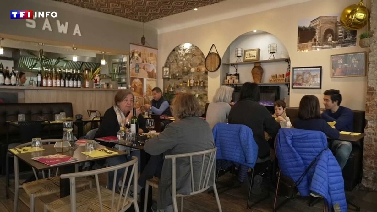 LCI's tweet image. Tourisme : pourquoi les vacanciers boudent-ils les restaurants cet été ?
➡️ l.tf1info.fr/WK4