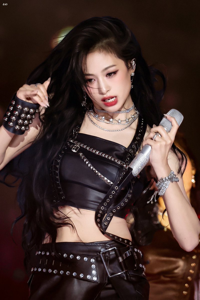 baemonsbase's tweet image. BABYMONSTER’s Ahyeon gains attention for her fierce look today at the SBS Gayo Daejeon Summer Festival.