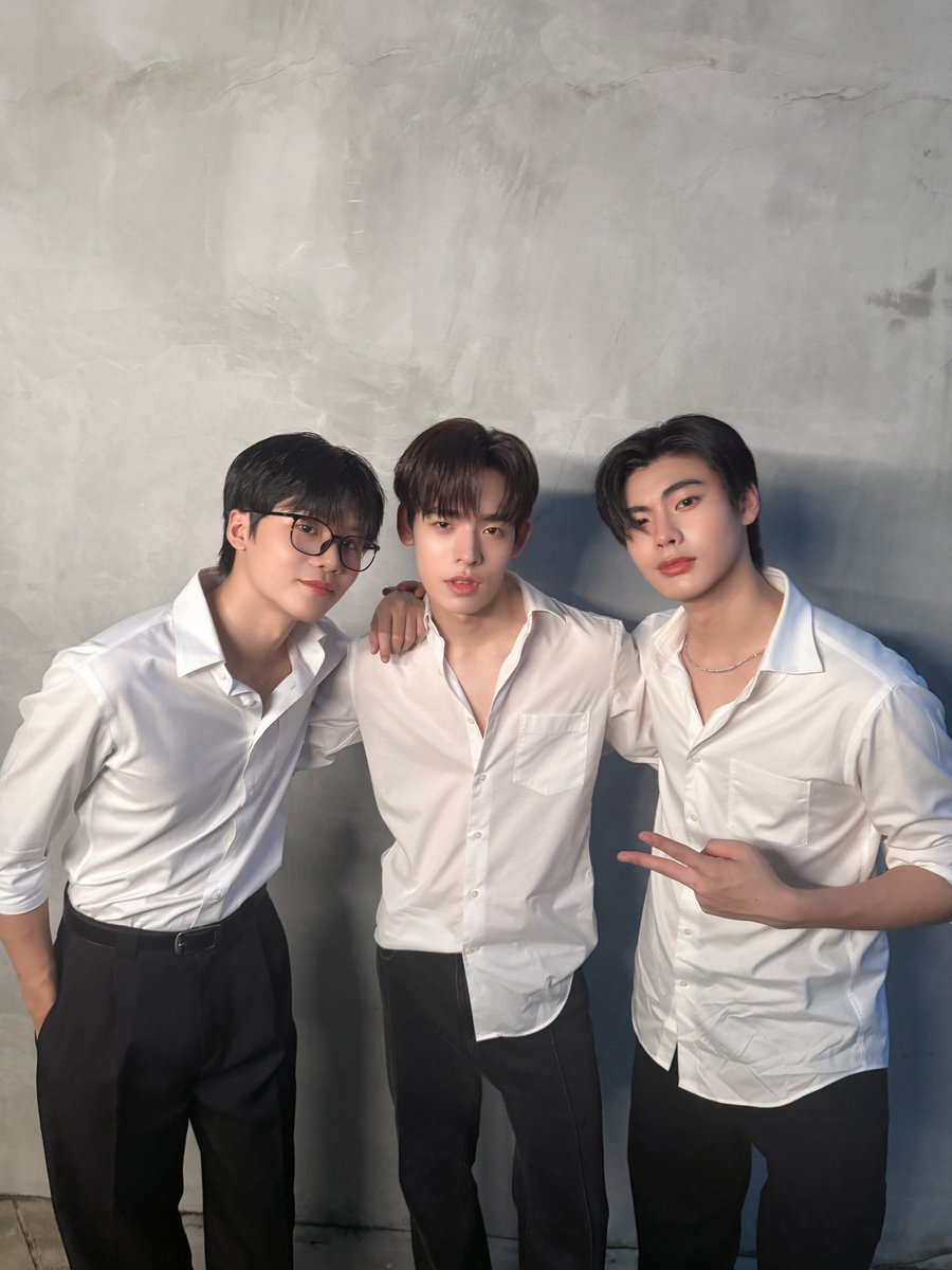 ด้วงกับเธอ Duang With You Series 🎸🎧

Q2 เลิกคลาสได้เวลากลับบ้านค่ะ 🎬✨️ วันนี้สามหนุ่ม ลูกฉิน ลูกคิม ลูกโต้ง ขอมาส่งคุณมามี๊เข้านอนค่ะ 🥰 วันนี้เด็ก ๆ เก่งมากก เพราะกำลังใจจากคุณมามี๊ดีแน่เลยค่ะ ขอบคุณทุกกำลังใจด้วยนะคะ ☺️

Duang With You Q2 
#ด้วงQ2แล้วนะเธอ