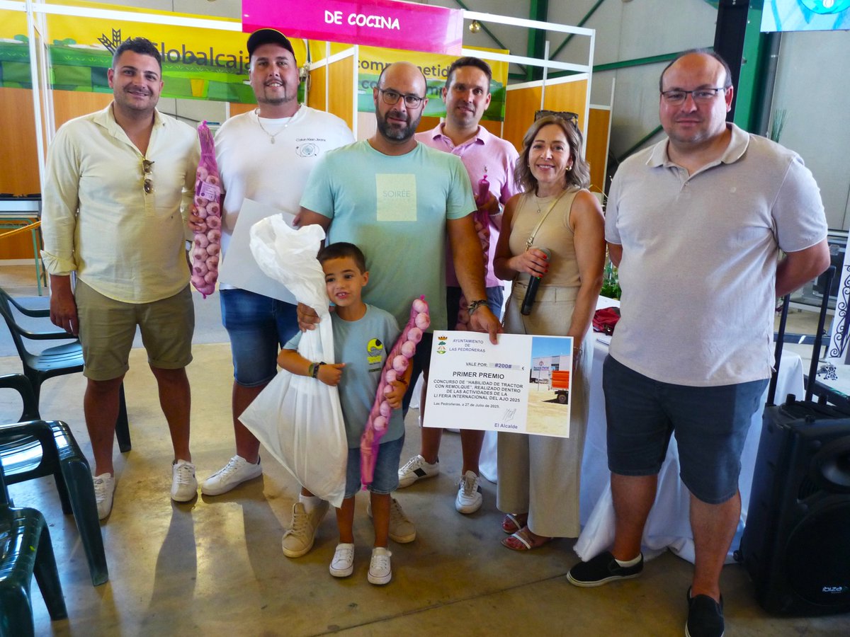 Jose Santiago García (Villamayor de Santiago) se impuso en el Concurso 'Habilidad con tractor y remolque' con 1 minuto 9 segundos mientras que el segundo fue Pablo Gómez (La Solana) con 1 minuto 15 segundos y tercero Fancisco Antonio Romero (La Solana) con 1 minuto 17 segundos.