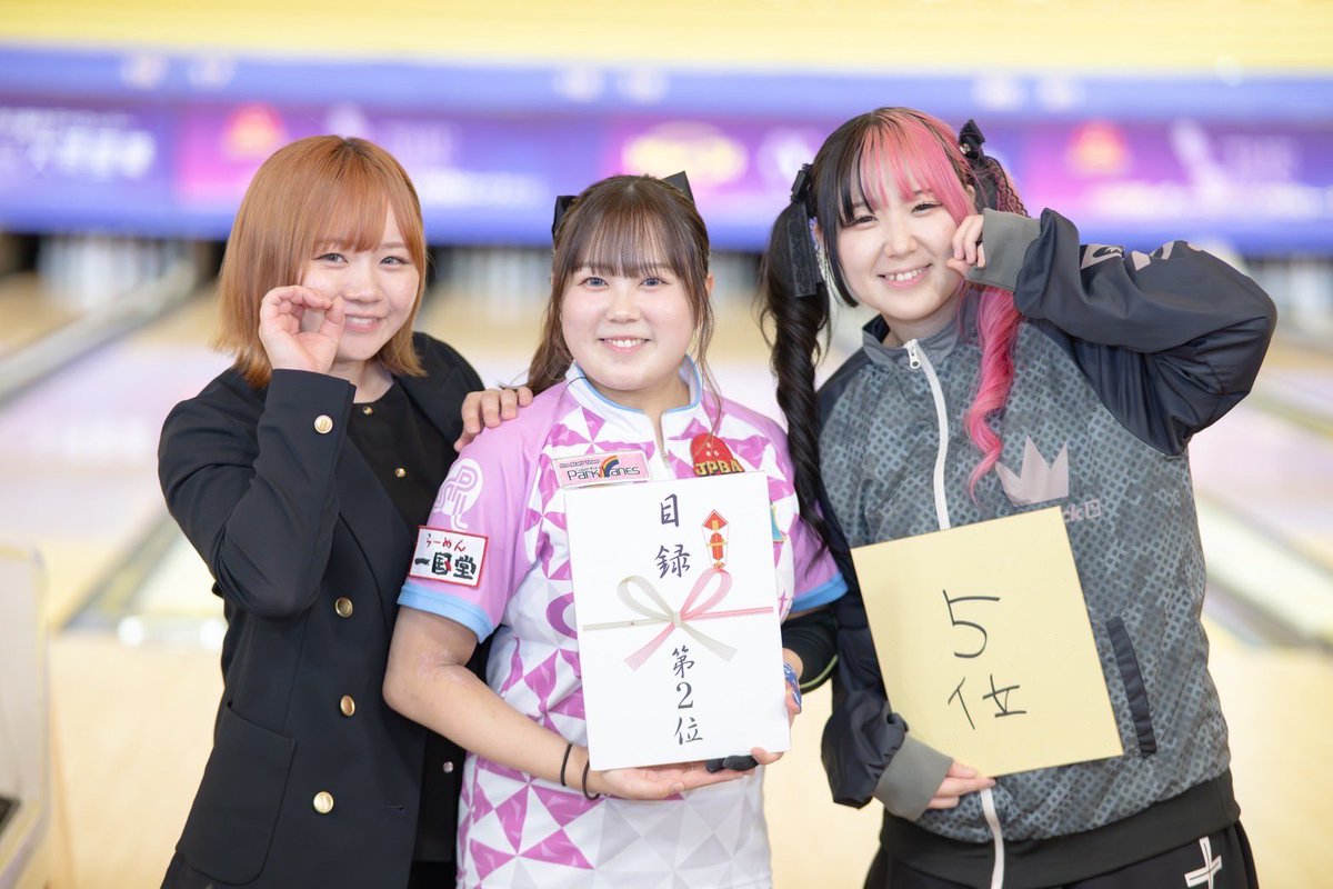 ゆぴ様 目覚まし時計 おつきさまをみつめるひとつめちゃん – ボリス雑貨店