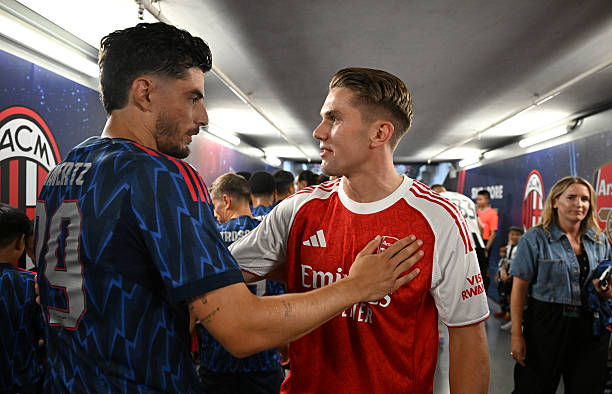MrOnile_'s tweet image. Arsenal's new no 1⃣4⃣ met his new team mates in Singapore before the Arsenal - Newcastle kickoff.
Arsenal defeated Newcastle 3-2 to make it 2 wins from 2 in Singapore ✅️👏
#Onile #Arsenal #Gyokeres
