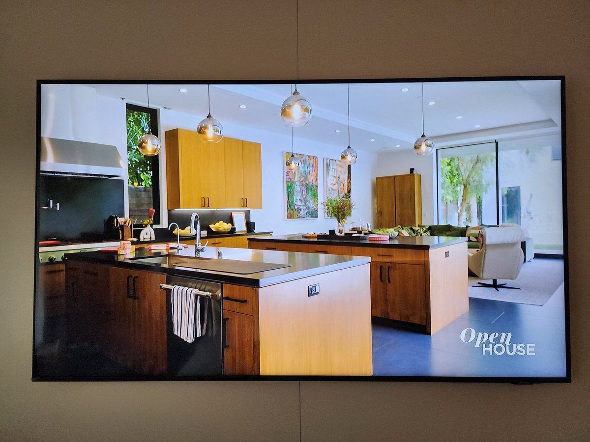 stanleymwc's tweet image. #OpenHouse is a weekly reminder of how people are willing to splurge to maintain a suburban lifestyle in one of the oldest US cities and see nothing wrong in leaving their pristine building and walking into a crumbling #thirdworldshithole...aim higher... #NYCproblems