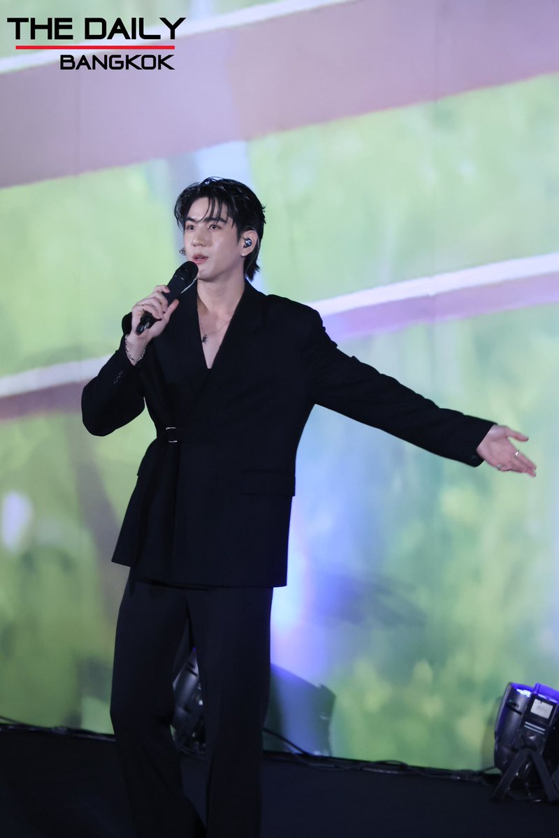 thedailybkk's tweet image. โชว์พิเศษจาก 'ซี-ทวินันท์' ในงาน "ทํานายทายทัพ Let the Magic Begin"
#MyMagicProphecyEP1
#ทำนายทายทัพ
#sea_tawinan #jimmysea #จิมมี่ซี