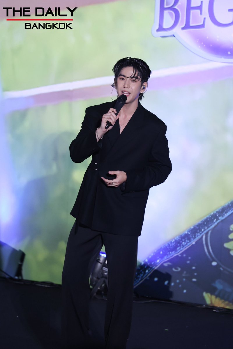 thedailybkk's tweet image. โชว์พิเศษจาก 'ซี-ทวินันท์' ในงาน "ทํานายทายทัพ Let the Magic Begin"
#MyMagicProphecyEP1
#ทำนายทายทัพ
#sea_tawinan #jimmysea #จิมมี่ซี