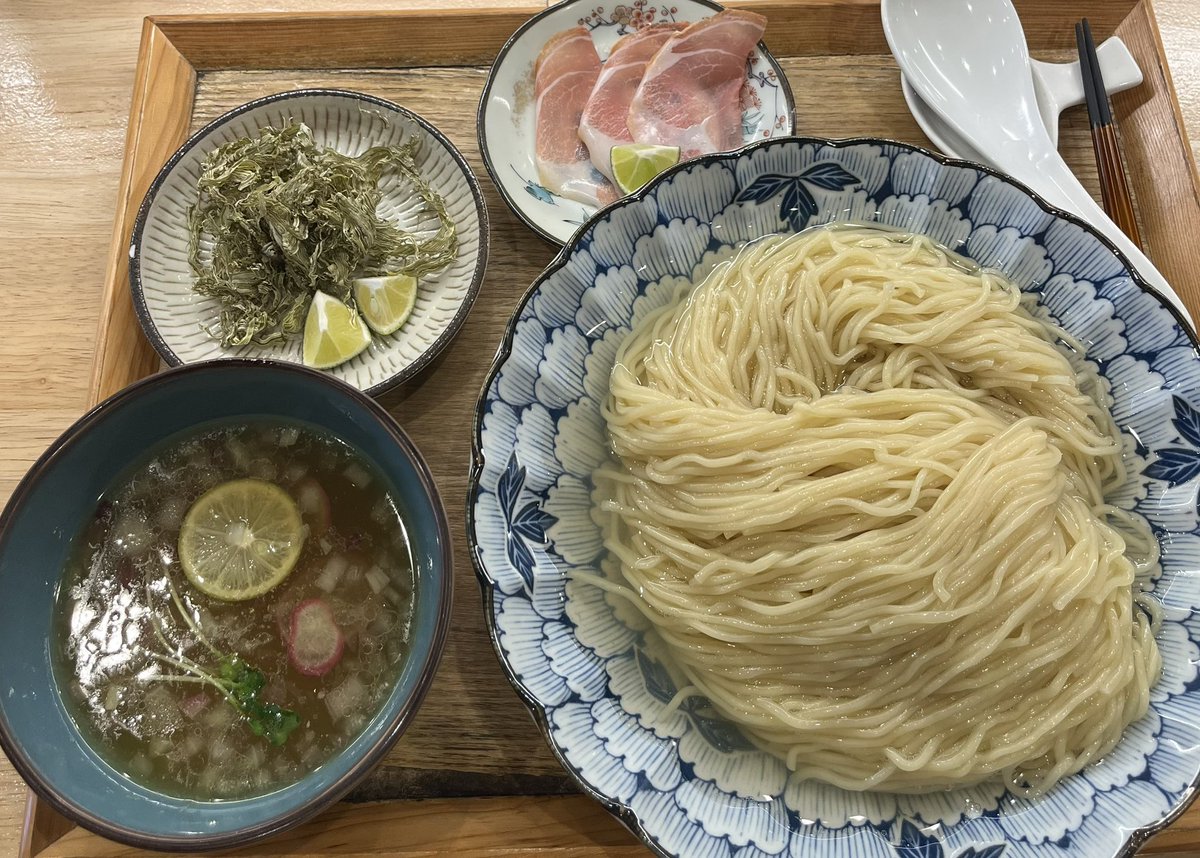 だしと小麦の可能性 さん

魯山人つけ麺 つけ麺大盛り
TP生ハムハーフサイズ

ごちそうさまでした😋