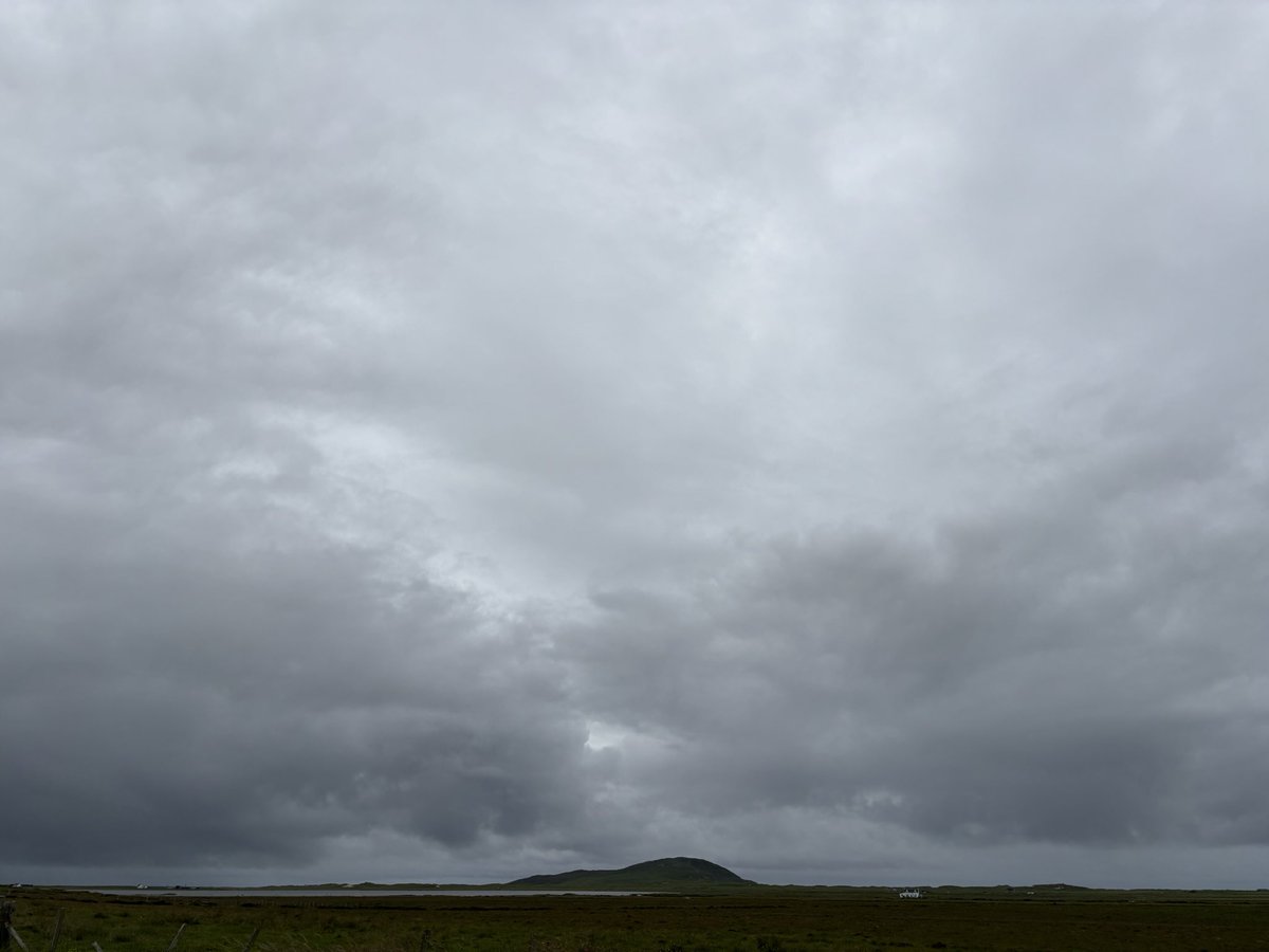 Good afternoon #hebrides and beyond ! 

sign of light 😀

1448 hrs     27/07/25