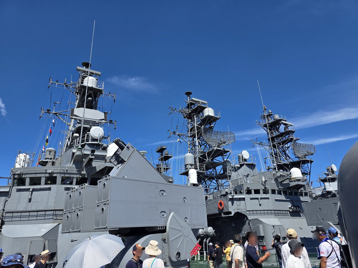 kirasanmi's tweet image. 護衛艦 せとぎり
前から見るとアンテナとか装備品が違うのがよくわかる
このごちゃごちゃ感がたまらない(⑉• •⑉)❤︎
#舞鶴フリートフェスタ2025
#護衛艦せとぎり
