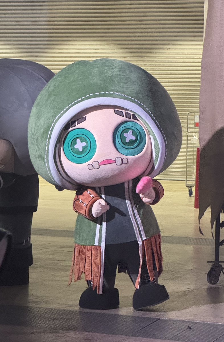 kurokuma824's tweet image. 再びご招待頂きまして、#第五人格DigDigSeven 2日目に参加させて頂きました!
試合では灰の雲の足萎えさんが沢山活躍していて思わず記念撮影を…!📷
優しくて心温まったキャラグリ、第五舞台で大好きなGold enD、幼稚園マスコットの展示もあり、終始楽しませて頂きました🙂↕️🫧
#第五人格7周年