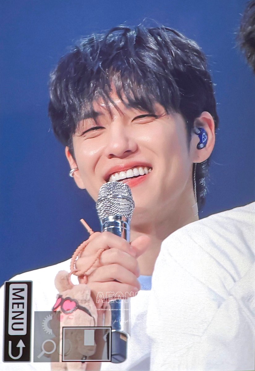aeonian_PIL's tweet image. 250727 Pier10 #μν #WONPIL #λ°μ΄μμ€ #DAY6 preview