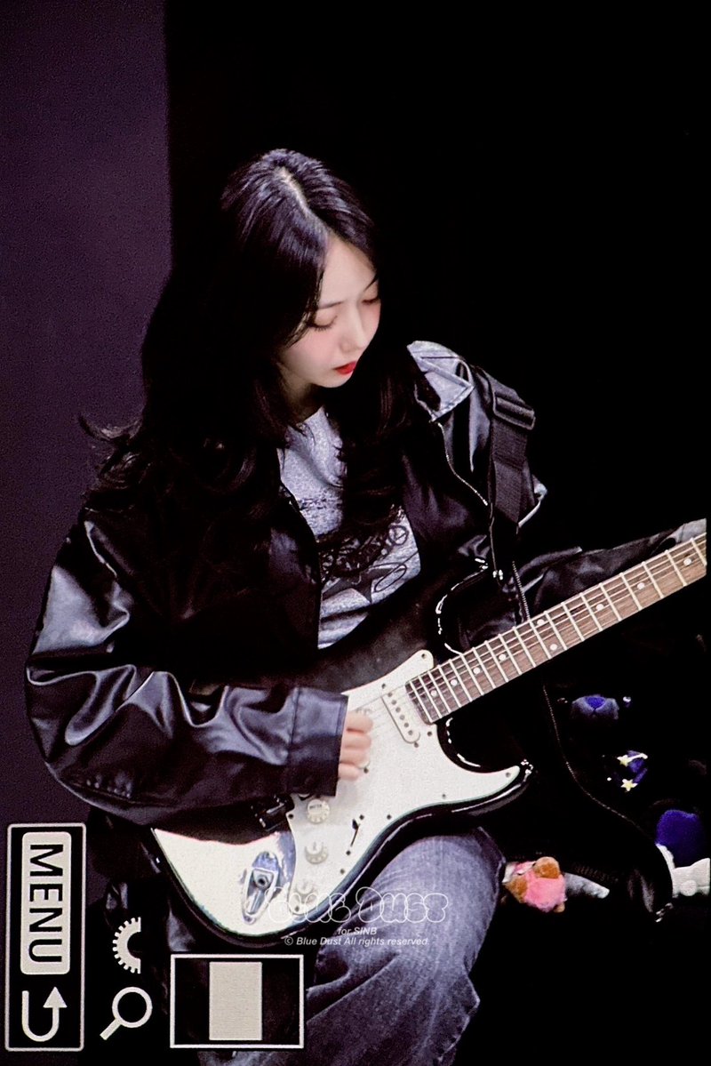 bluedust_sb's tweet image. 250727 ๋ฐด๋๋ถ ์ ๋น์ธ๋ ~~๐ฉต
#๋น๋น์ง #์ ๋น #VIVIZ #SINB
