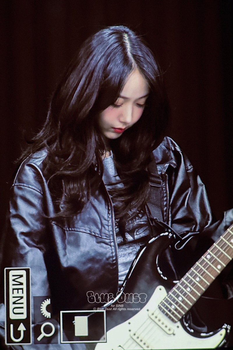 bluedust_sb's tweet image. 250727 ๋ฐด๋๋ถ ์ ๋น์ธ๋ ~~๐ฉต
#๋น๋น์ง #์ ๋น #VIVIZ #SINB