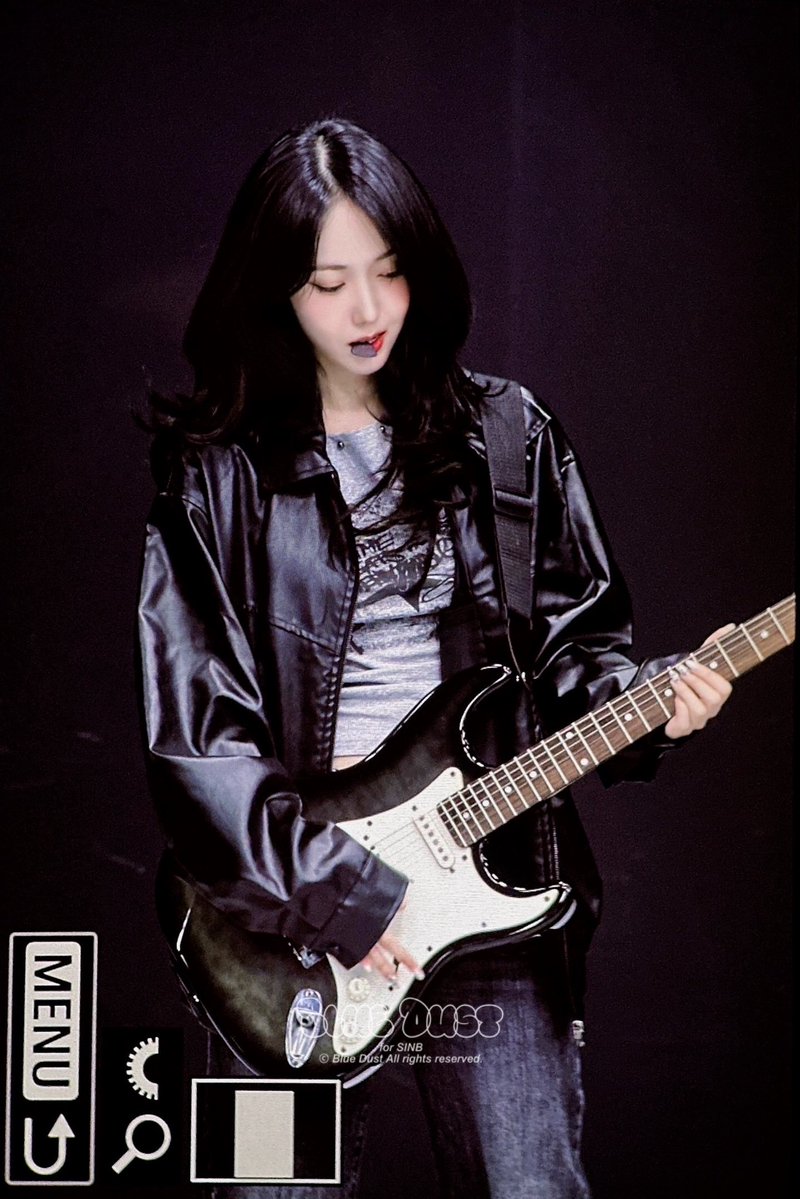 bluedust_sb's tweet image. 250727 ๋ฐด๋๋ถ ์ ๋น์ธ๋ ~~๐ฉต
#๋น๋น์ง #์ ๋น #VIVIZ #SINB