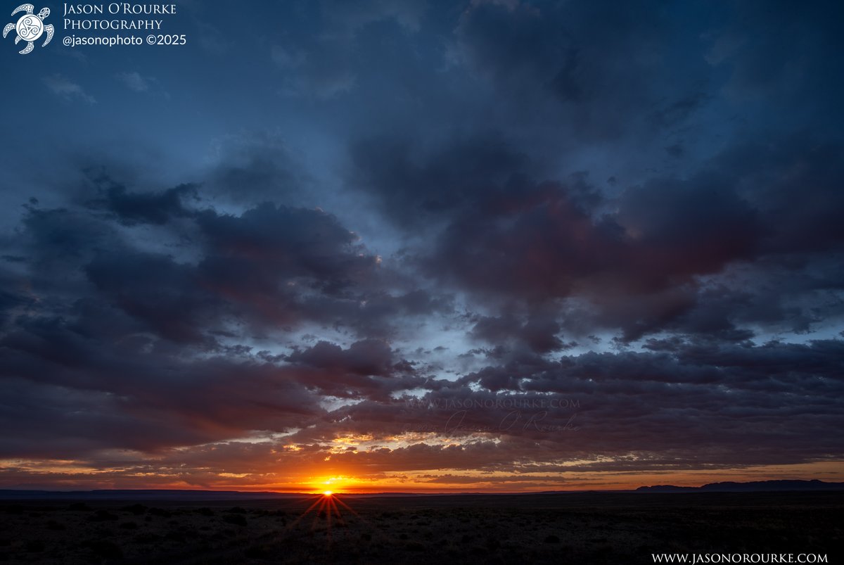 jasonophoto's tweet image. A couple of thousand miles driving around northern New Mexico over the last week, and it is moments like these that make it all worth it.
Do you prefer the predawn burn or the sunstar on the horizon?