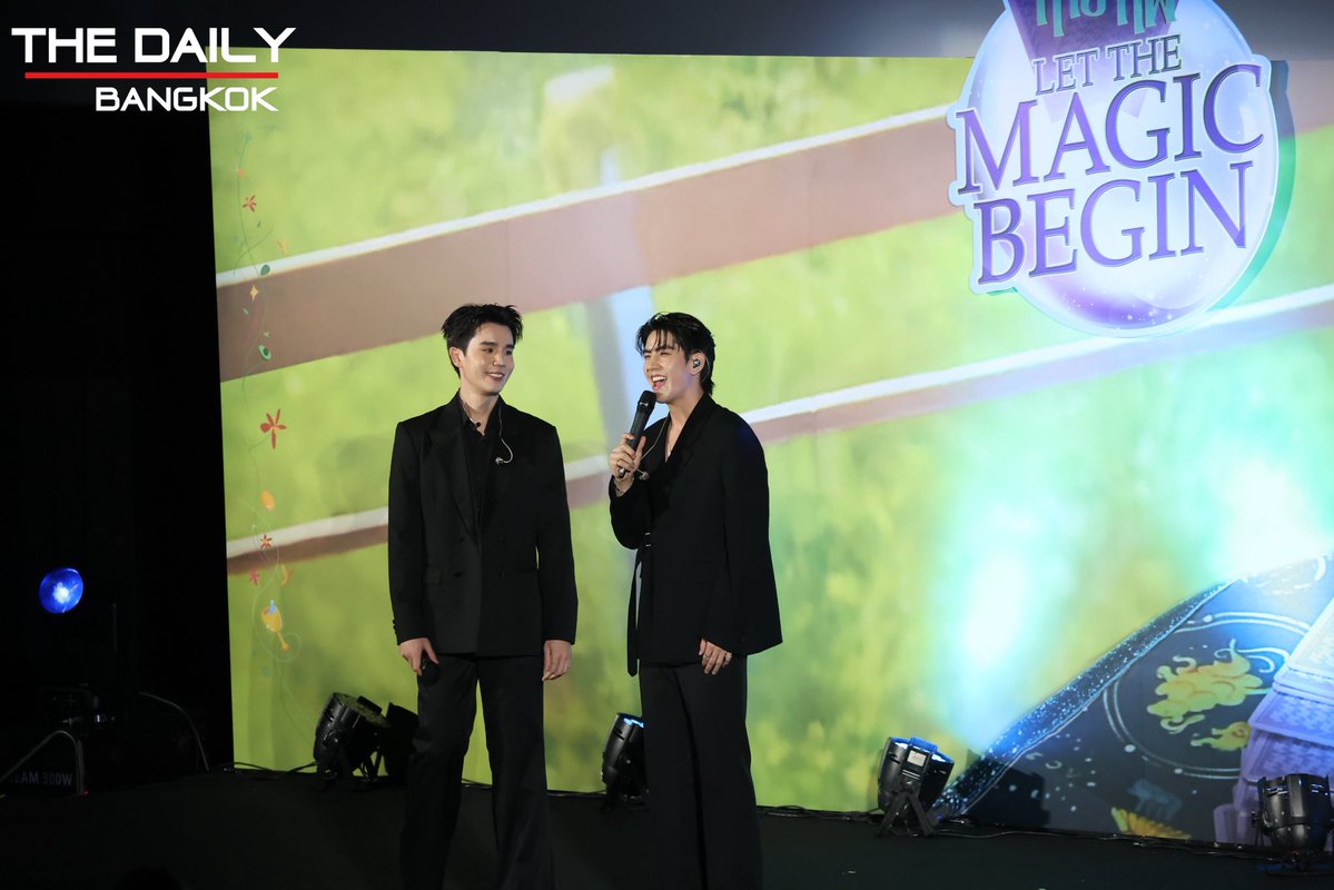 thedailybkk's tweet image. บรรยากาศ 'จิมมี่-ซี' ในงาน "ทํานายทายทัพ Let the Magic Begin"
#MyMagicProphecyEP1
#ทำนายทายทัพ
#jimmyyjp #sea_tawinan
#jimmysea #จิมมี่ซี