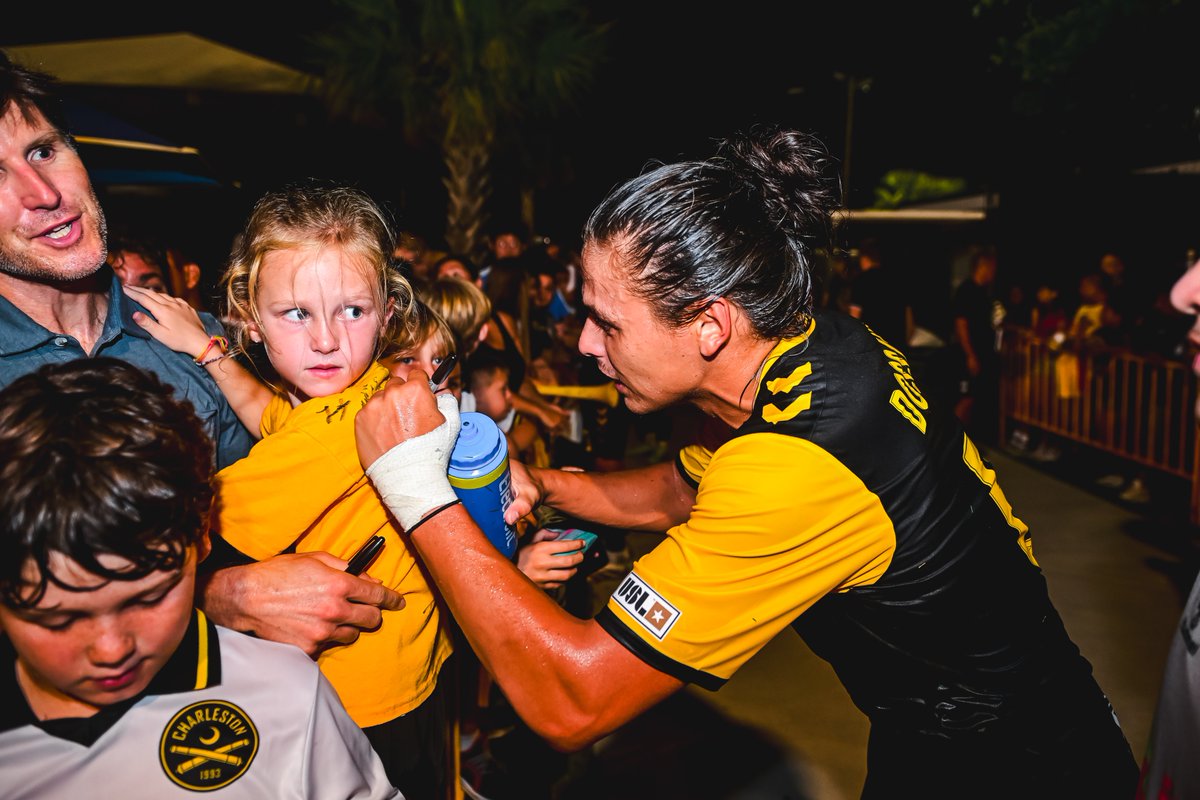 Chas_Battery's tweet image. 🖤💛🫶