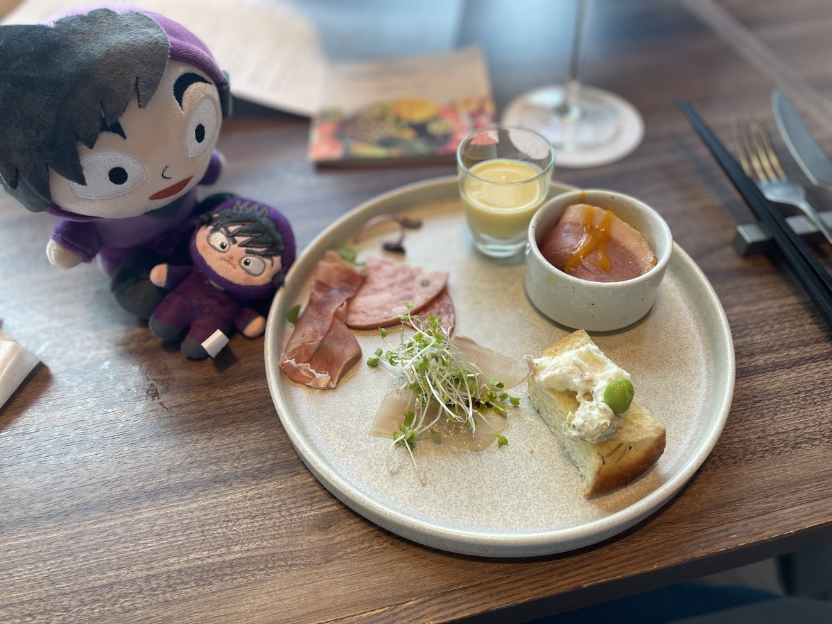 nmnmo00's tweet image. 佑弥とントさんとアフタヌーンティー行って、その後池袋行ってきた
高層階だったから一旦ウボォーへのレクイエムしてきた
